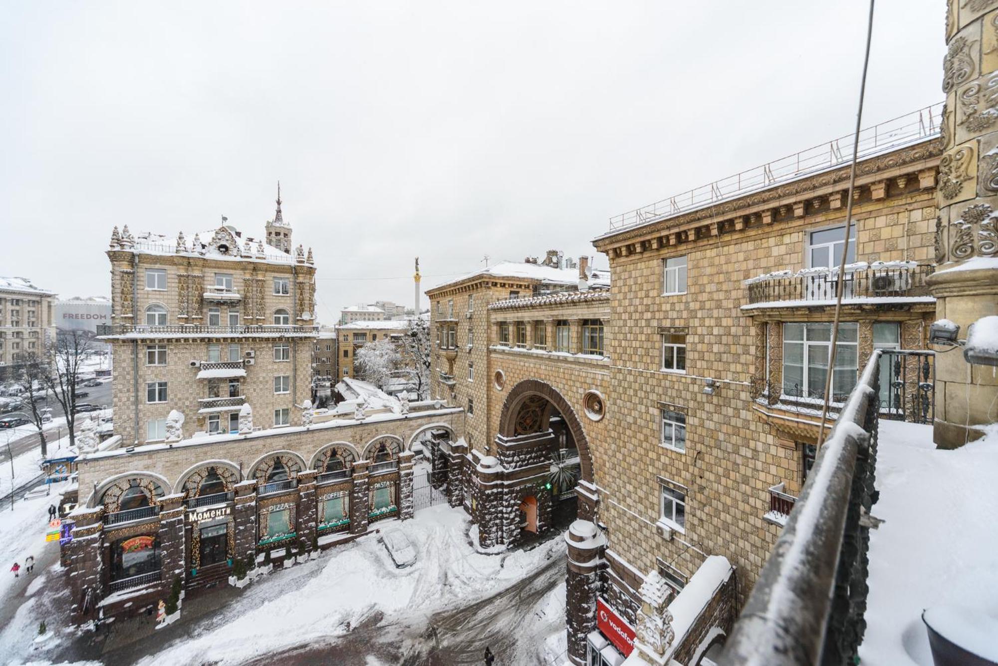 Апартаменты на Крещатике 17 Киев Экстерьер фото